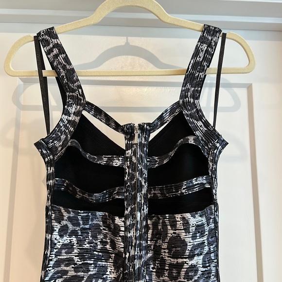 Bebe Foil Leopard bandage dress - Picture 3 of 6